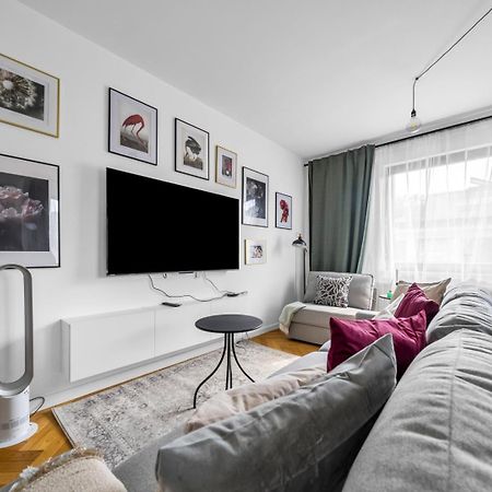 Skierniewicka Apt - Parking, Workspace, Balcony - By Rentujemy Varşovia Exterior foto