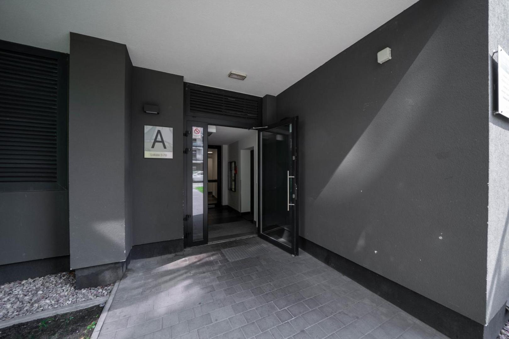 Skierniewicka Apt - Parking, Workspace, Balcony - By Rentujemy Varşovia Exterior foto